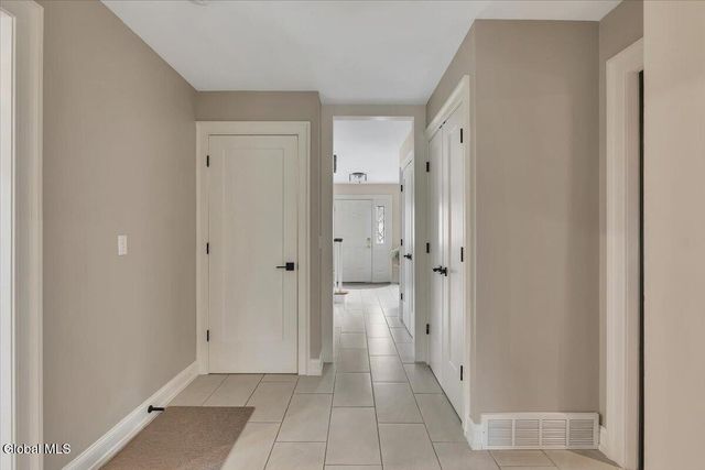 1124 Glenmeadow Court, Niskayuna, NY 12309