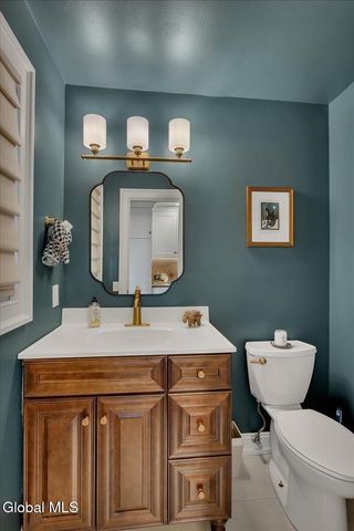 1124 Glenmeadow Court, Niskayuna, NY 12309