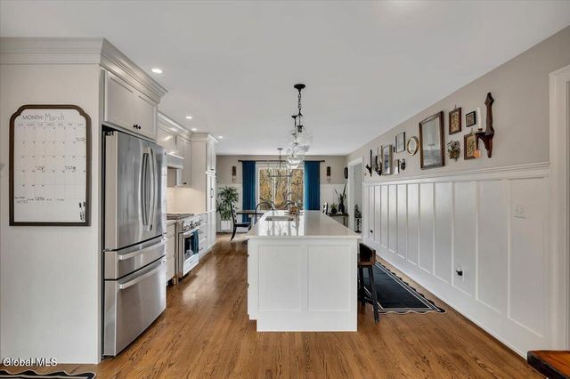 1124 Glenmeadow Court, Niskayuna, NY 12309