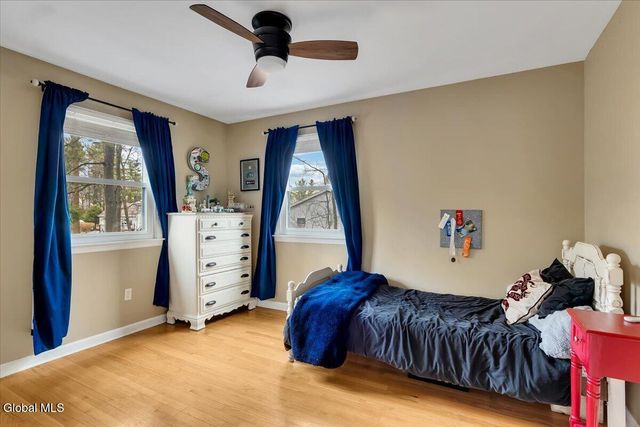 1124 Glenmeadow Court, Niskayuna, NY 12309