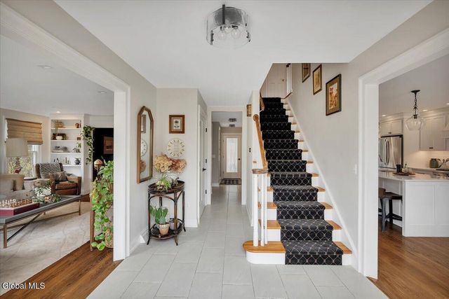 1124 Glenmeadow Court, Niskayuna, NY 12309