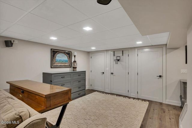 1124 Glenmeadow Court, Niskayuna, NY 12309