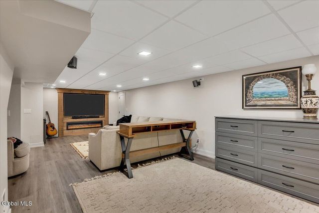 1124 Glenmeadow Court, Niskayuna, NY 12309