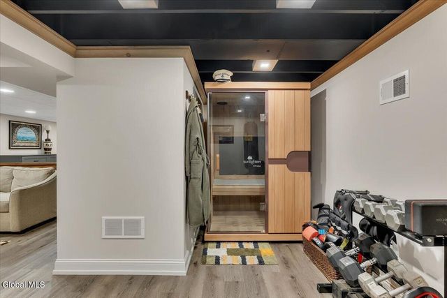 1124 Glenmeadow Court, Niskayuna, NY 12309