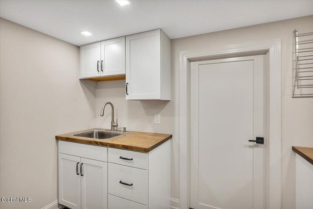 1124 Glenmeadow Court, Niskayuna, NY 12309