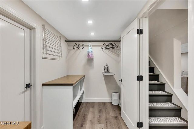 1124 Glenmeadow Court, Niskayuna, NY 12309