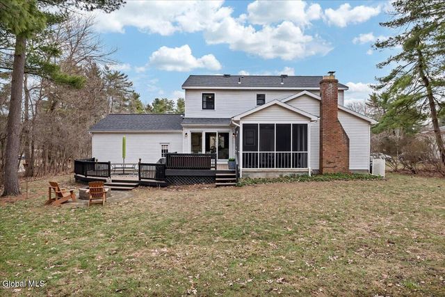 1124 Glenmeadow Court, Niskayuna, NY 12309