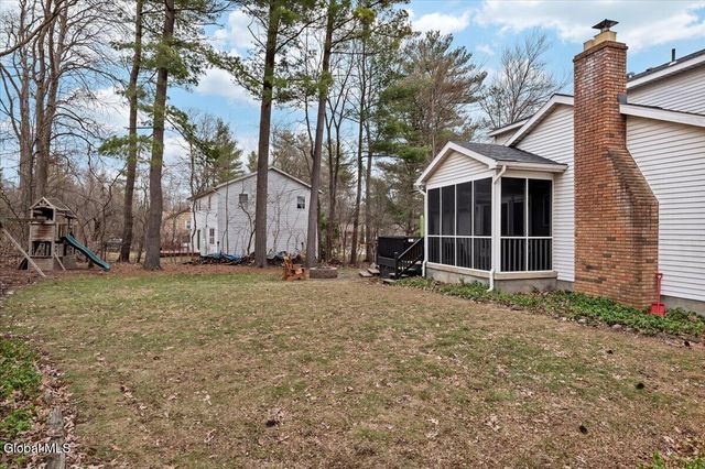 1124 Glenmeadow Court, Niskayuna, NY 12309