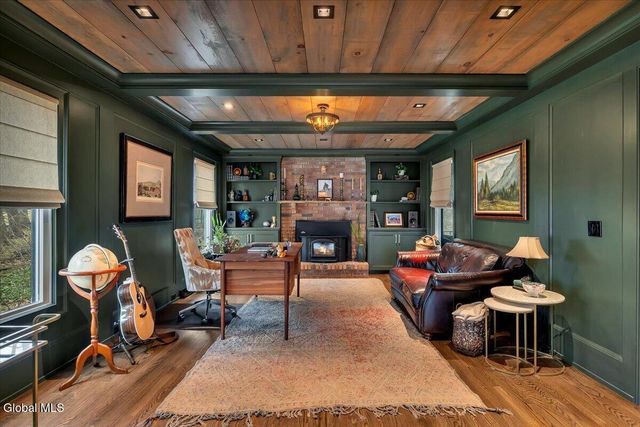 1124 Glenmeadow Court, Niskayuna, NY 12309