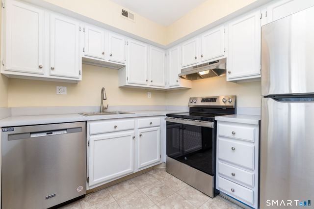 83 Candlewood Drive 83, South Windsor, CT 06074