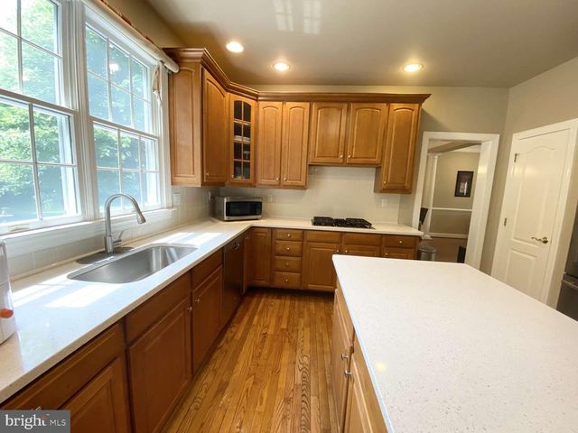 2069 SAINT ANDREWS DR, Berwyn, PA 19312