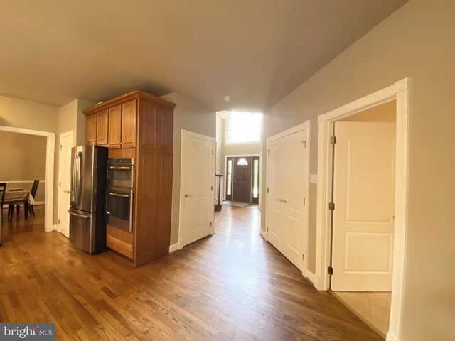 2069 SAINT ANDREWS DR, Berwyn, PA 19312