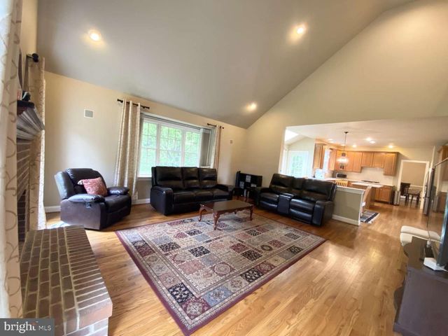 2069 SAINT ANDREWS DR, Berwyn, PA 19312