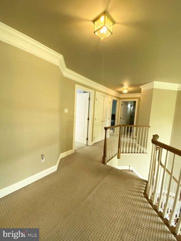 2069 SAINT ANDREWS DR, Berwyn, PA 19312
