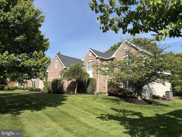 2069 SAINT ANDREWS DR, Berwyn, PA 19312