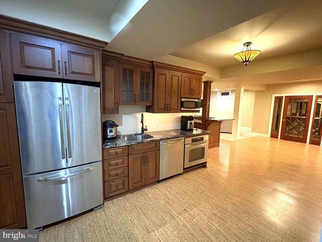 2069 SAINT ANDREWS DR, Berwyn, PA 19312