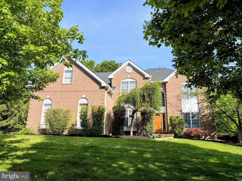 2069 SAINT ANDREWS DR, Berwyn, PA 19312
