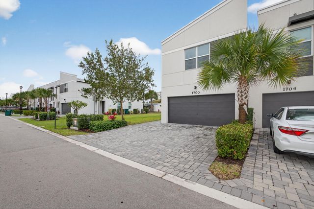 1700 Lindley Street, Mangonia Park, FL 33407