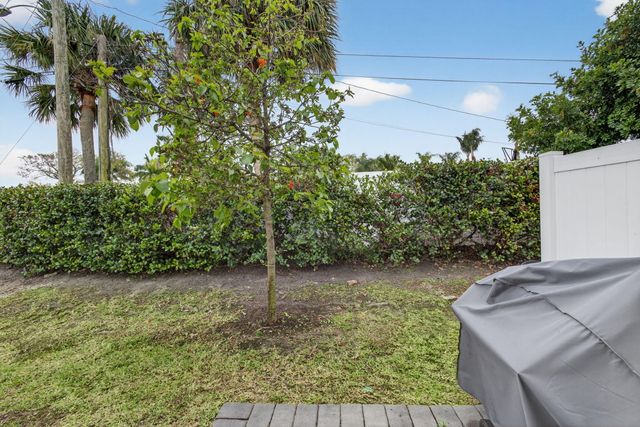 1700 Lindley Street, Mangonia Park, FL 33407