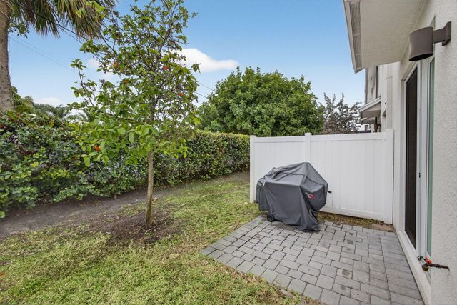 1700 Lindley Street, Mangonia Park, FL 33407