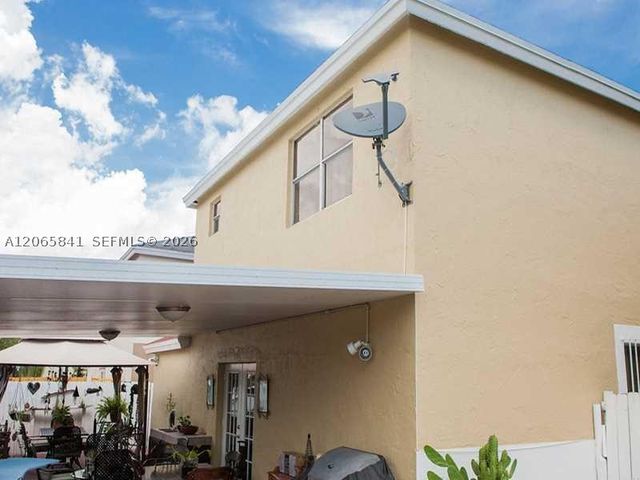 9036 SW 148th Ct, Miami, FL 33196