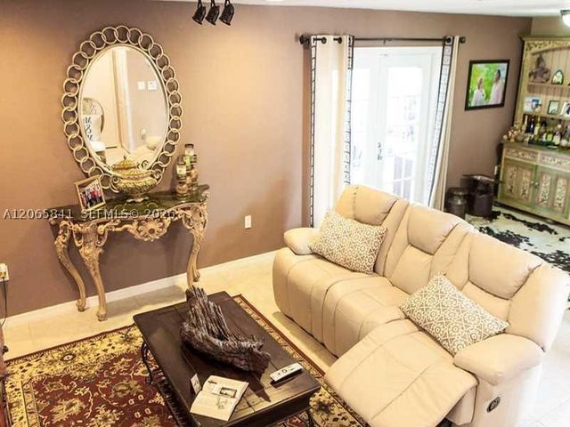 9036 SW 148th Ct, Miami, FL 33196