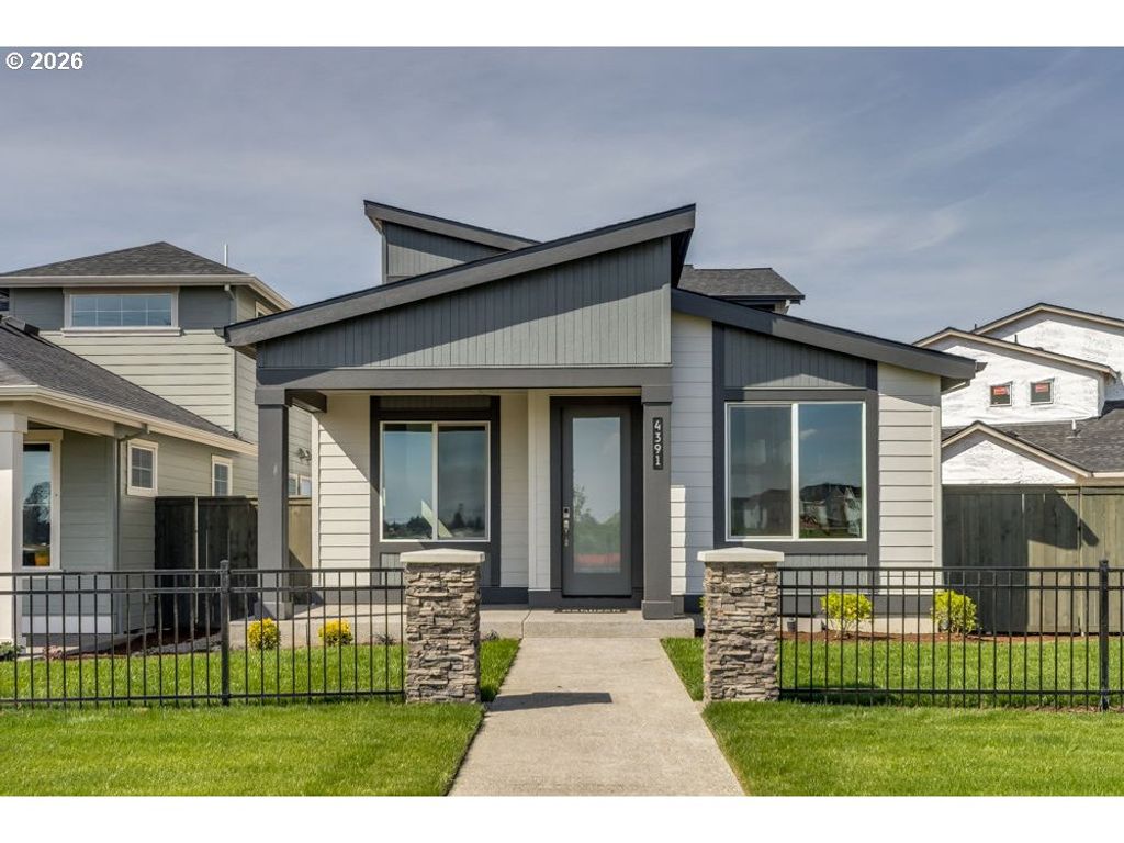 4391 Se CENTURY Blvd, Hillsboro, OR 97123