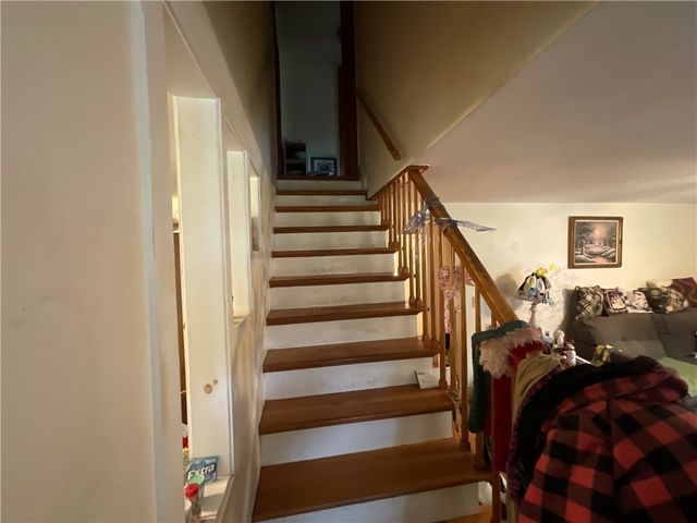74 Aberdeen Street, West Warwick, RI 02893