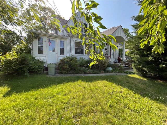 74 Aberdeen Street, West Warwick, RI 02893