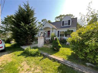 74 Aberdeen Street, West Warwick, RI 02893