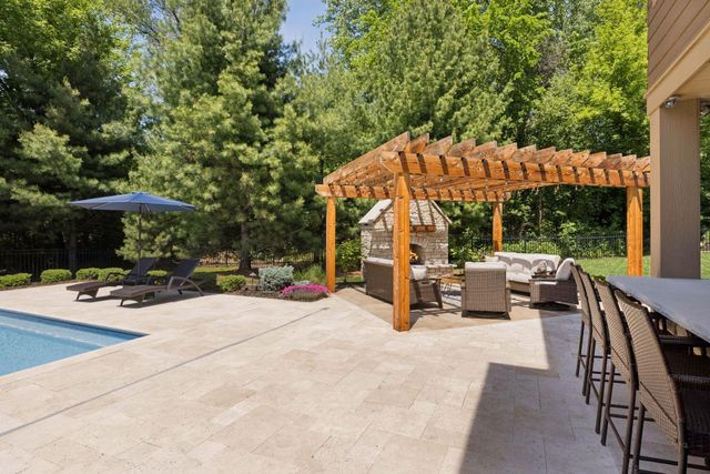 5628 Garden Drive, Woodbury, MN 55129