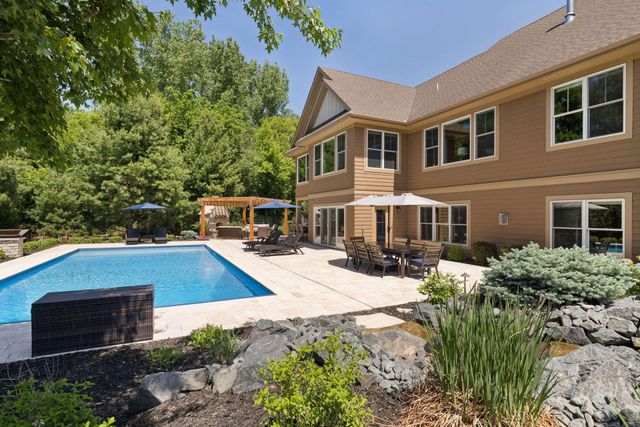 5628 Garden Drive, Woodbury, MN 55129