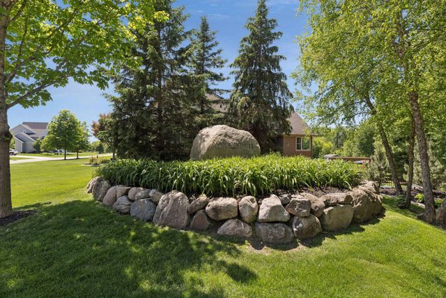 5628 Garden Drive, Woodbury, MN 55129