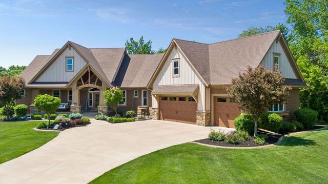 5628 Garden Drive, Woodbury, MN 55129