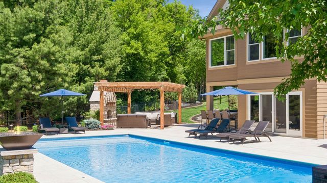 5628 Garden Drive, Woodbury, MN 55129