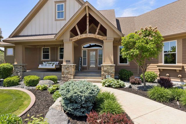 5628 Garden Drive, Woodbury, MN 55129