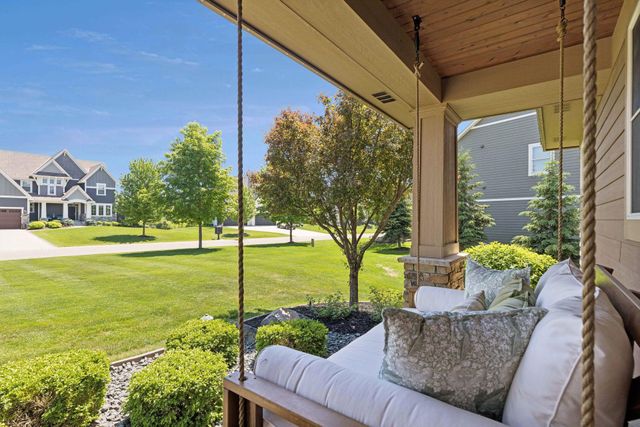 5628 Garden Drive, Woodbury, MN 55129