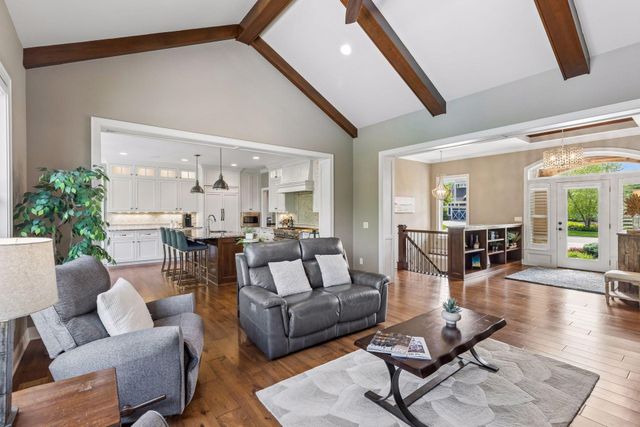 5628 Garden Drive, Woodbury, MN 55129