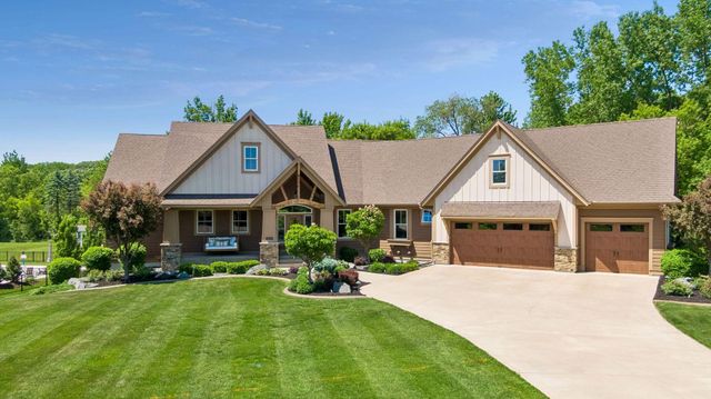 5628 Garden Drive, Woodbury, MN 55129