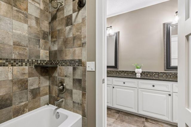 5628 Garden Drive, Woodbury, MN 55129