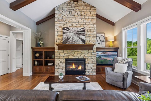 5628 Garden Drive, Woodbury, MN 55129