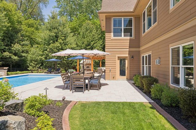 5628 Garden Drive, Woodbury, MN 55129
