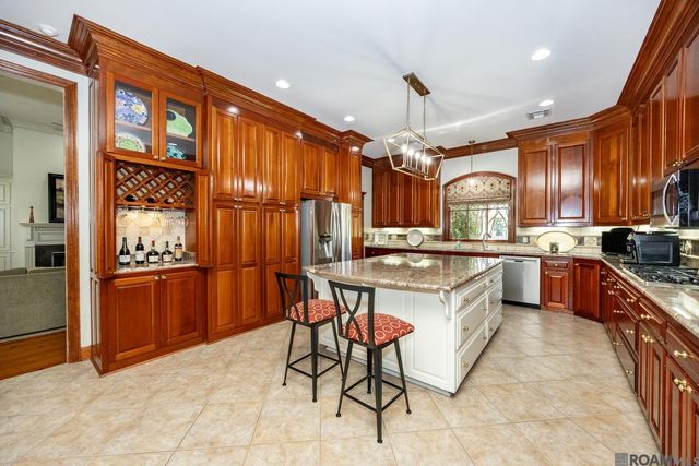 17636 Heritage Estates Dr, Saint George, LA 70810