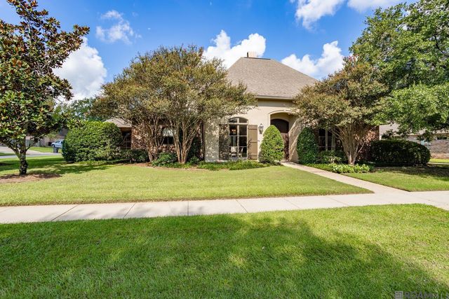 17636 Heritage Estates Dr, Saint George, LA 70810