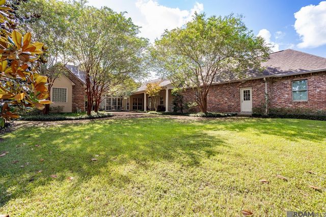 17636 Heritage Estates Dr, Saint George, LA 70810