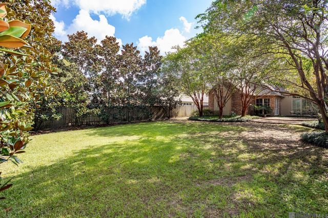 17636 Heritage Estates Dr, Saint George, LA 70810