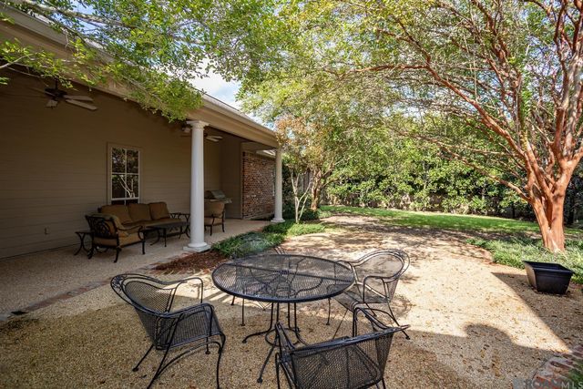 17636 Heritage Estates Dr, Saint George, LA 70810