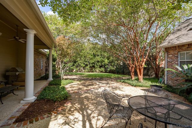 17636 Heritage Estates Dr, Saint George, LA 70810