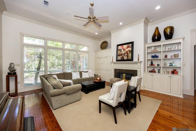 17636 Heritage Estates Dr, Saint George, LA 70810