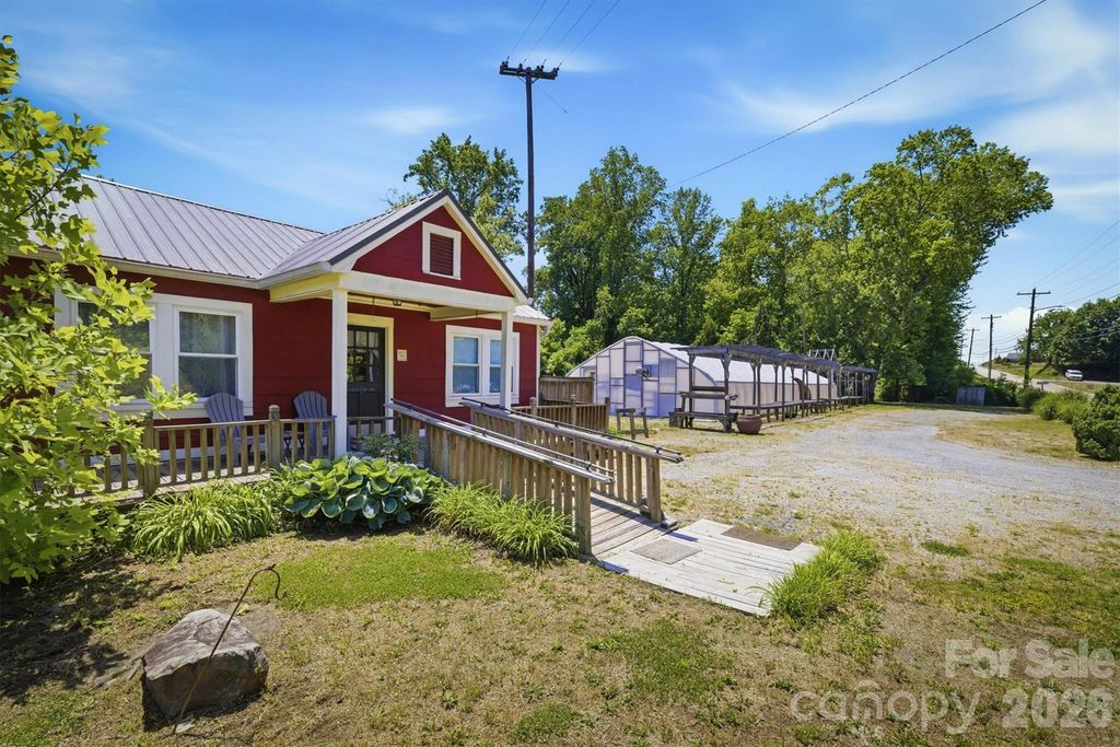 905 Carbon City Road, Morganton, NC 28655
